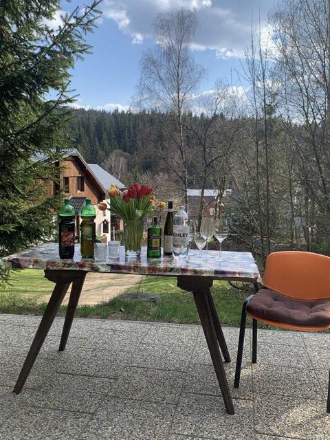Posezení venku před chatou